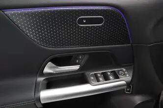 Mercedes-Benz GLA 180, 1.3, 100 kW, hybrid, automatic, front-wheel drive