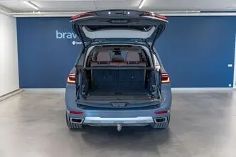BMW X7, 3.0, 280 kW, гибрид, автомат, полный привод