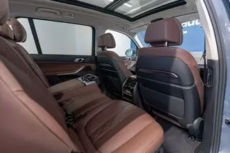 BMW X7, 3.0, 280 kW, гибрид, автомат, полный привод