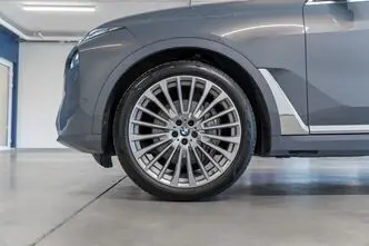 BMW X7, 3.0, 280 kW, гибрид, автомат, полный привод