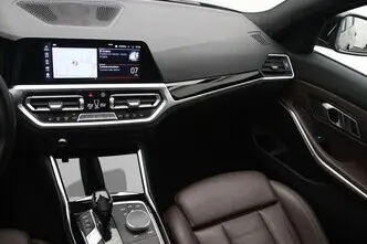 BMW 318, 2.0, 115 kW, petrol, automatic, rear-wheel drive