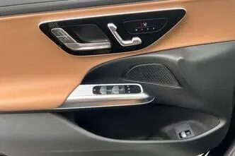 Mercedes-Benz E 200, 2.0, 150 kW, бензин, автомат, полный привод
