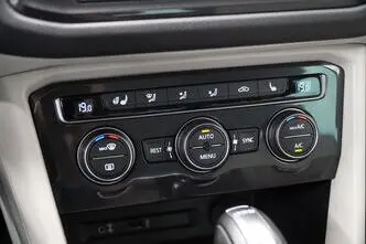 Volkswagen Tiguan, 2.0, 132 kW, бензин, автомат, полный привод
