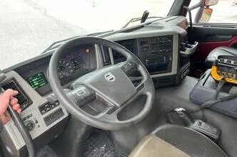 Volvo FM 330 6x2*4, 248 kW, дизель, автомат