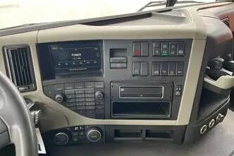 Volvo FM 330 6x2*4, 248 kW, дизель, автомат
