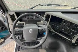 Volvo FM 330 4x2, 250 kW, diesel, automatic