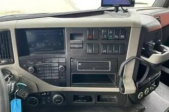 Volvo FM 330 4x2, 250 kW, diesel, automatic