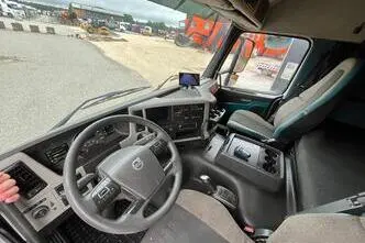 Volvo FM 330 4x2, 250 kW, diesel, automatic