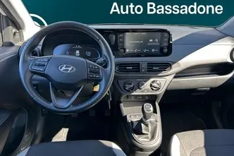 Hyundai i10, 1.0, 49 kW, petrol, manual, front-wheel drive