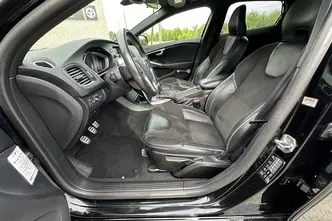 Volvo V40, 2.0, 88 kW, diesel, manual, front-wheel drive