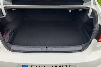 Volkswagen Passat, 1.4, 110 kW, petrol, automatic, front-wheel drive