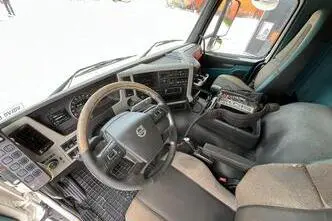 Volvo FM 330 6x2*4, 250 kW, diesel, automatic