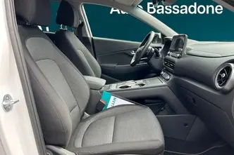 Hyundai Kona, 100 kW, electric, automatic, front-wheel drive
