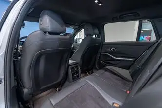 BMW 320, 2.0, hybrid, automatic, four-wheel drive