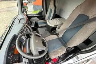 Volvo FL 280 4x2, 210 kW, diesel, automatic
