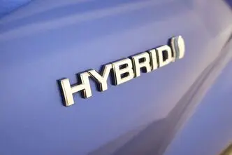 Toyota C-HR, 1.8, 72 kW, hybrid, automatic, front-wheel drive