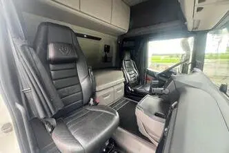 Scania R730, 537 kW, diesel, automatic