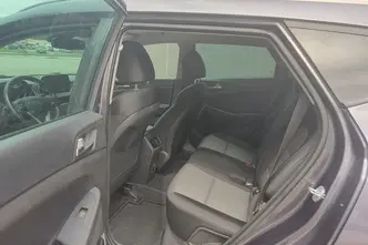 Hyundai Tucson, 1.6, 100 kW, дизель, автомат, полный привод