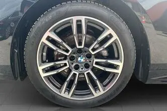 BMW 520, 2.0, 145 kW, гибрид, автомат, полный привод