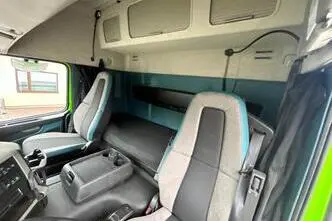 Volvo FM330, 250 kW, diesel, automatic