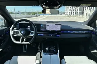 BMW 550, 3.0, 230 kW, plug-in hybrid, automatic, four-wheel drive