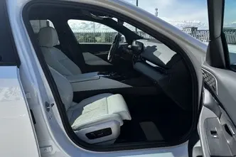 BMW 550, 3.0, 230 kW, plug-in hybrid, automatic, four-wheel drive