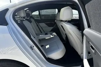 BMW 550, 3.0, 230 kW, plug-in hybrid, automatic, four-wheel drive