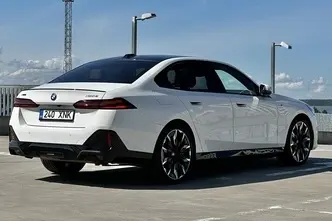 BMW 550, 3.0, 230 kW, plug-in hybrid, automatic, four-wheel drive