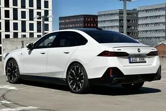 BMW 550, 3.0, 230 kW, plug-in hybrid, automatic, four-wheel drive