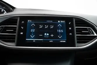 Peugeot 308, 1.2, 96 kW, бензин, механическая, передний привод