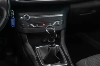 Peugeot 308, 1.2, 96 kW, бензин, механическая, передний привод