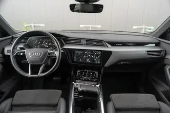 Audi e-tron, 230 kW, электричество, автомат, полный привод