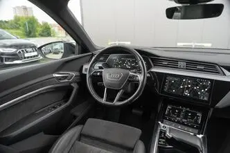 Audi e-tron, 230 kW, электричество, автомат, полный привод