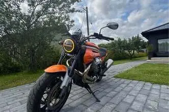 Moto Guzzi, 1.1, 65 kW, bensiin, manuaal, tagavedu