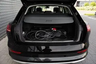 Audi e-tron, 300 kW, elekter, automaat, nelikvedu