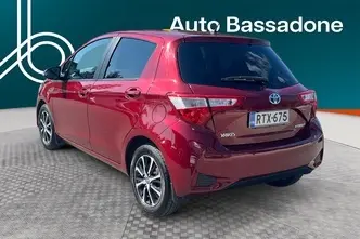 Toyota Yaris, 1.5, 74 kW, гибрид, автомат, передний привод