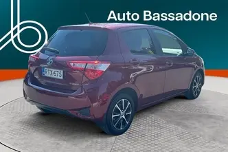 Toyota Yaris, 1.5, 74 kW, гибрид, автомат, передний привод