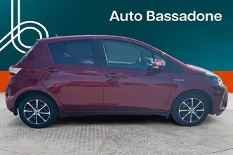 Toyota Yaris, 1.5, 74 kW, гибрид, автомат, передний привод