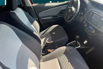 Toyota Yaris, 1.5, 74 kW, гибрид, автомат, передний привод