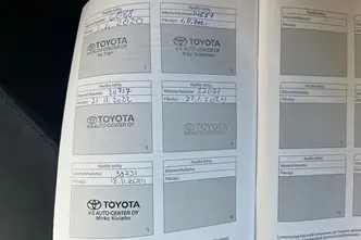 Toyota Yaris, 1.5, 74 kW, гибрид, автомат, передний привод