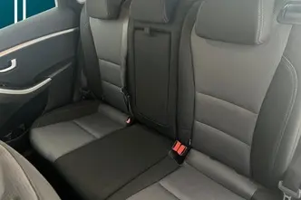 Hyundai i30, 1.6, 99 kW, бензин, механическая, передний привод