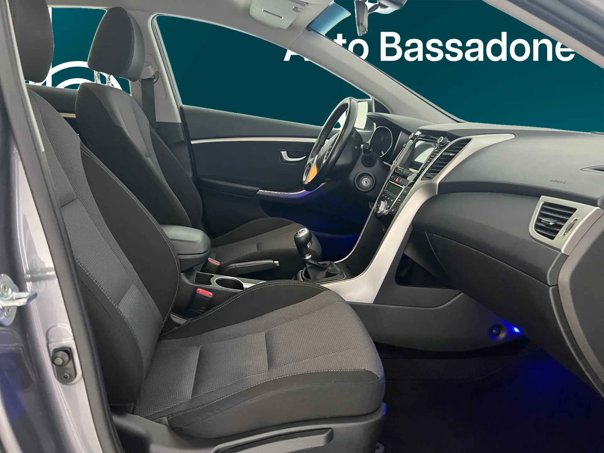 Hyundai i30, 1.6, 99 kW, бензин, механическая, передний привод