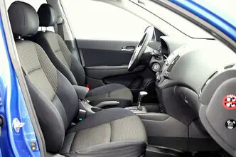 Hyundai i30, 1.6, 90 kW, бензин, автомат, передний привод