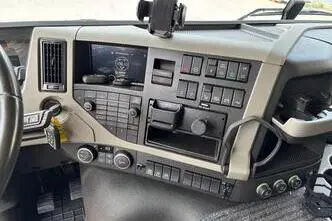 Volvo FM500, 375 kW, diesel, automatic