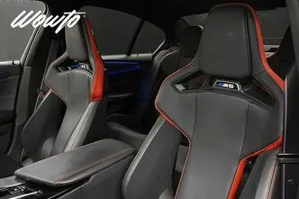 BMW M5, 4.4, 467 kW, bensiin, automaat, nelikvedu