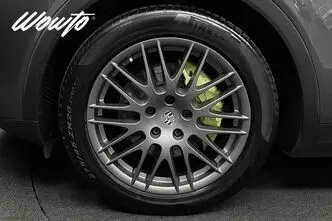 Porsche Cayenne, 3.0, 340 kW, hybrid, automatic, four-wheel drive