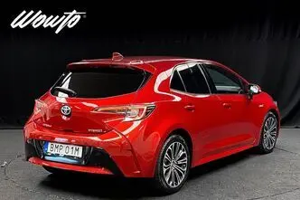 Toyota Corolla, 1.8, 90 kW, гибрид, автомат, полный привод