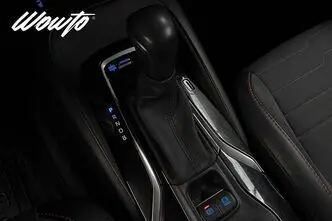 Toyota Corolla, 1.8, 90 kW, гибрид, автомат, полный привод