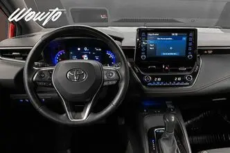 Toyota Corolla, 1.8, 90 kW, гибрид, автомат, полный привод