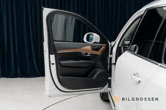 Volvo XC90, 2.0, 335 kW, гибрид, автомат, полный привод